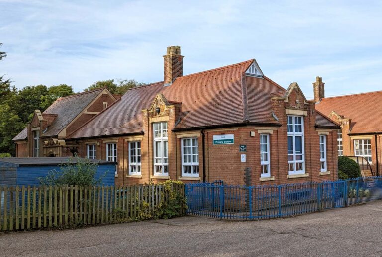 Holt Primary School